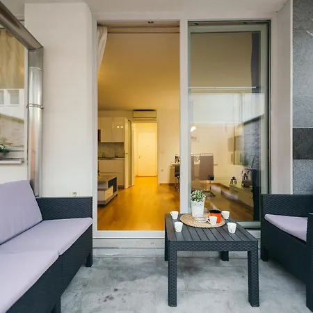 Modern Sunny Paradise *